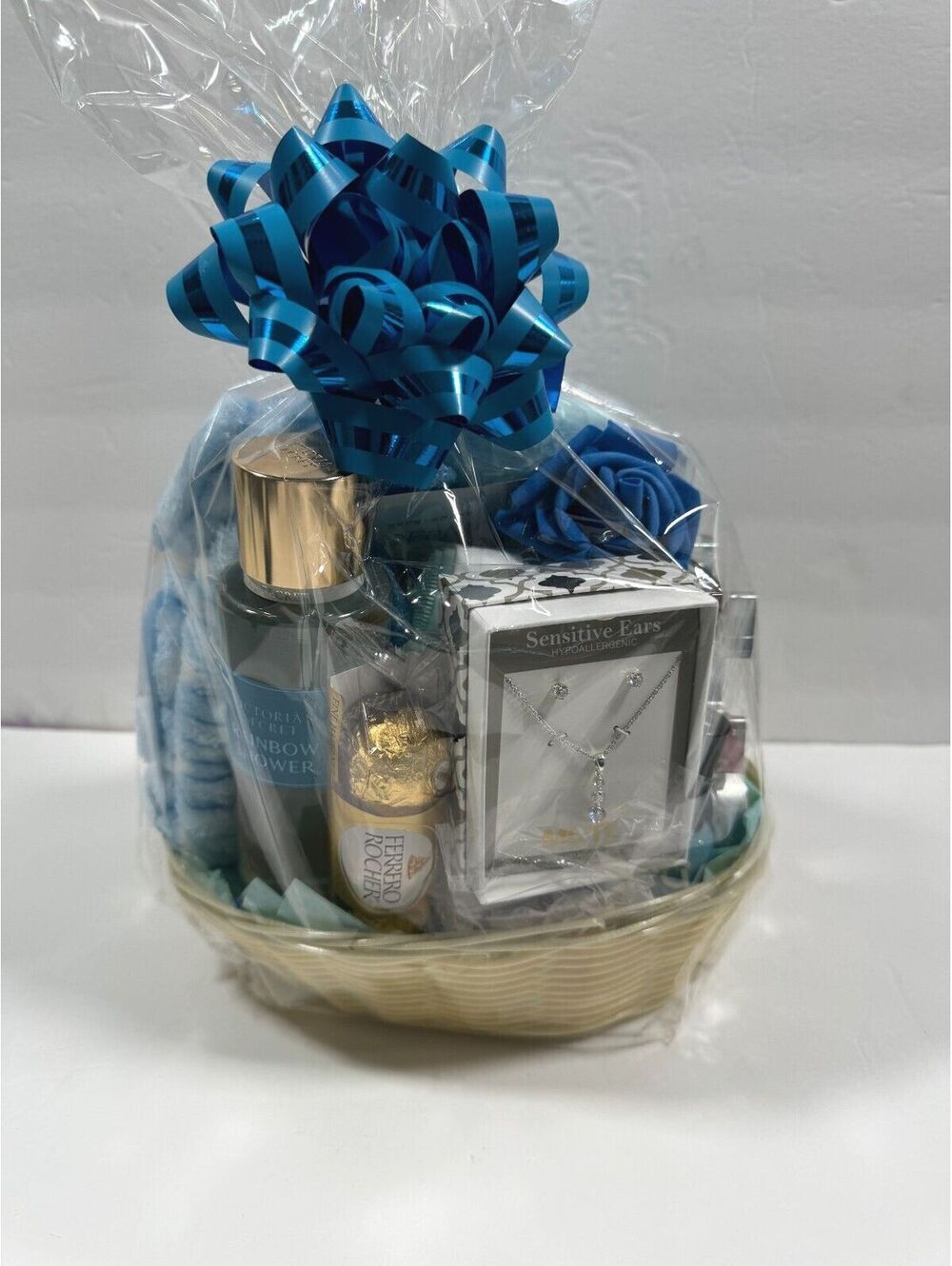 Mother's Day Gift Basket with Spa Essentials, Blue